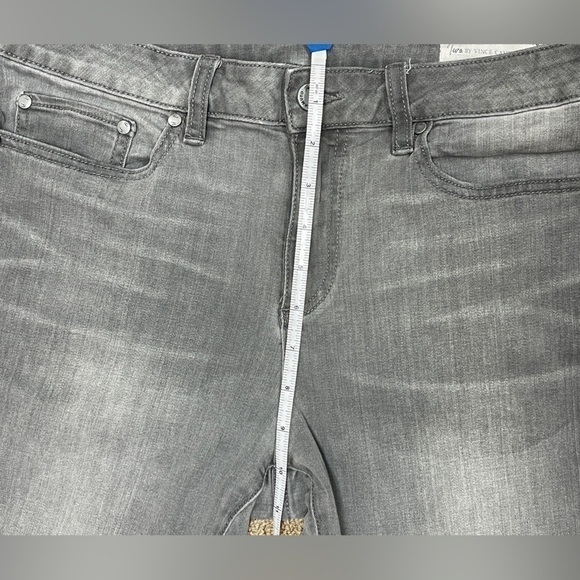 Two By Vince Camuto: Women's Gray Jeans Raw Hem, Size 30 - Picture 8 of 11